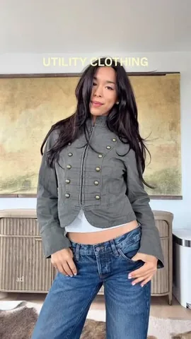 laurenwolfe Instagram post about Fall fashion trends