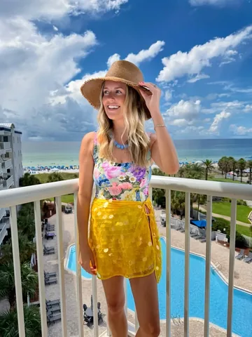 laurynlately Instagram post about Family beach vacation