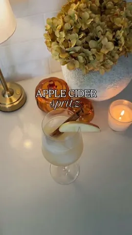 laurynlately Instagram post about Fall cocktail recipe
