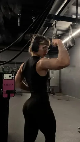 leanbeefpatty Instagram post about Upper body exercises