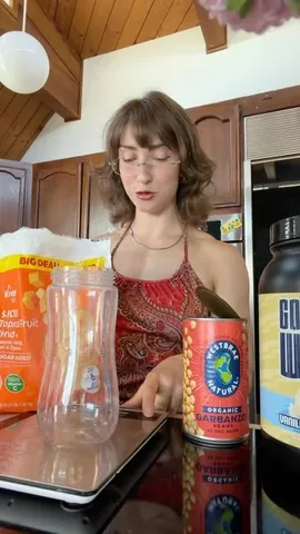 leanbeefpatty Instagram post about Bean smoothie recipe