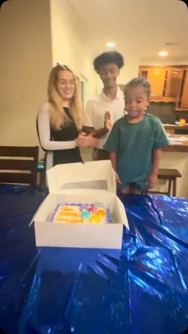 legendisflyy Instagram post about Family travel