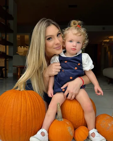 lelepons Instagram post about October