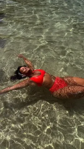 lessance Instagram post about Body inclusivity