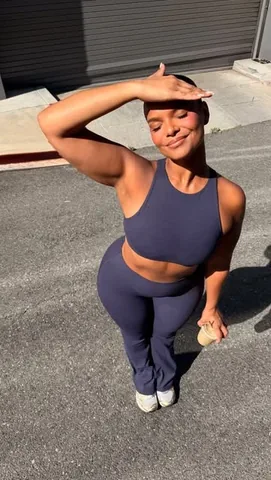 lessance Instagram post about Activewear outfit