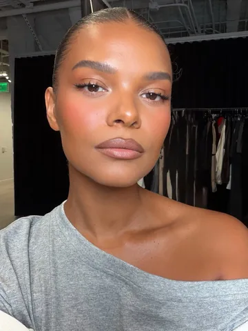 Leslie Sidora Instagram post thumbnail
