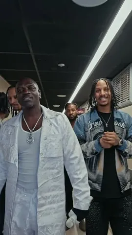 lestwinsoff Instagram post about Paris tour performance