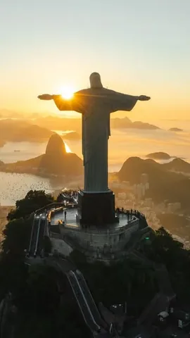 _letsescapetogether_ Instagram post about Rio de Janeiro sunrise