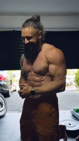 lex_fitness Instagram post about Creator comeback