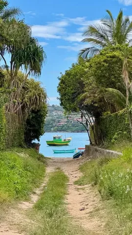 lezseetheworld Instagram post about Búzios travel destination