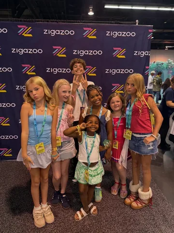 lifewithlyla Instagram post about VidCon photo album
