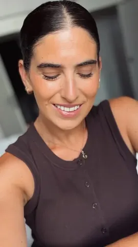 lilypebbles Instagram post about Travel makeup routine
