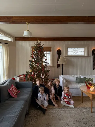 lindseybadenhop Instagram post about Christmas greeting