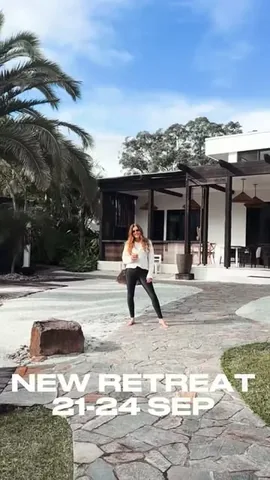 lisamessenger Instagram post about September retreat promotion