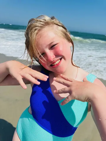 little_gymnast_lil Instagram post about Summer vacation fashion