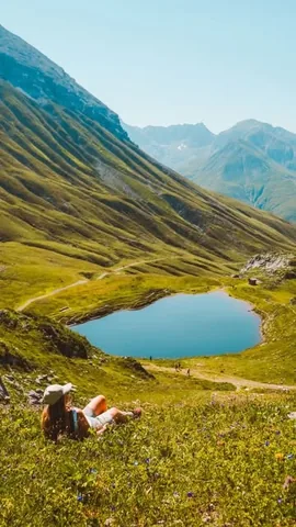livingourmemories Instagram post about Lech Zürs destination promotion
