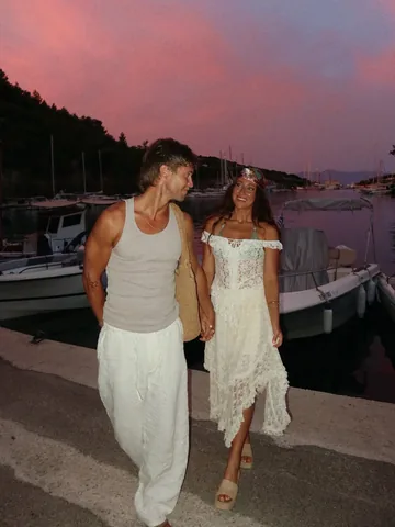 lobeeston Instagram post about Greece trip