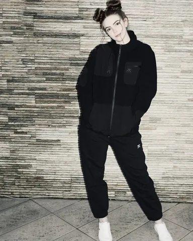 loeya Instagram post about Fnatic apparel