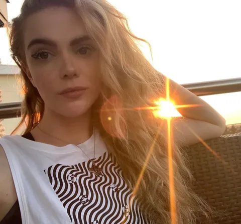 loeya Instagram post about Sunny weather