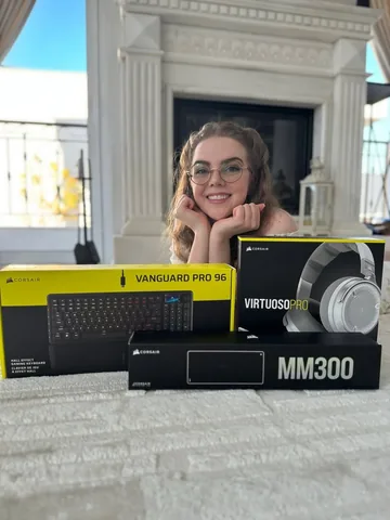 loeya Instagram post about Corsair partnership