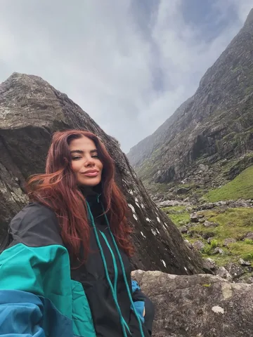 looksby_lro Instagram post about Ireland travel