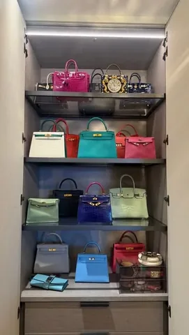 looksby_lro Instagram post about Closet transformation service