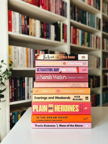 lottelikesbooks Instagram post about Queer book recommendations