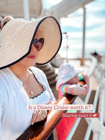 louisepentland Instagram post about Disney cruise review