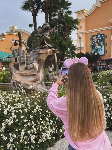 louisepentland Instagram post about Disneyland Paris holiday