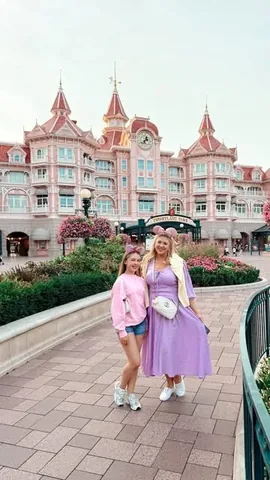louisepentland Instagram post about Disney holiday guessing game