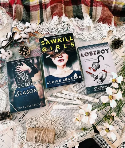 lovelybookishbelle Instagram post about Spooky book recommendations