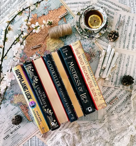 lovelybookishbelle Instagram post about Multiple current reads