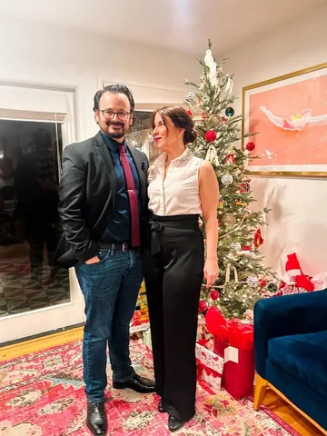 lovelyindeed Instagram post about Holiday date