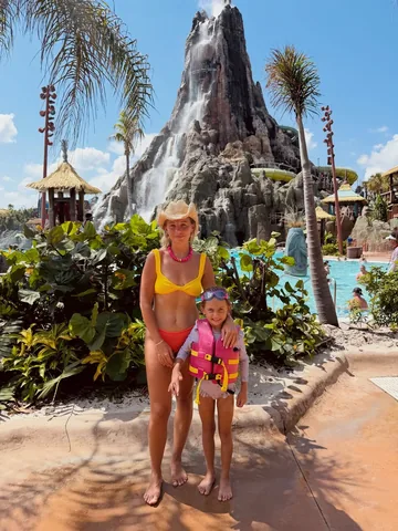 lucyjessicacarter Instagram post about Travel