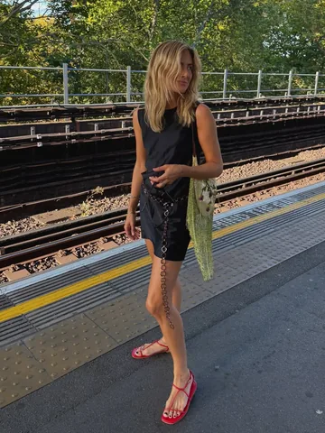 lucywilliams02 Instagram post about London lifestyle