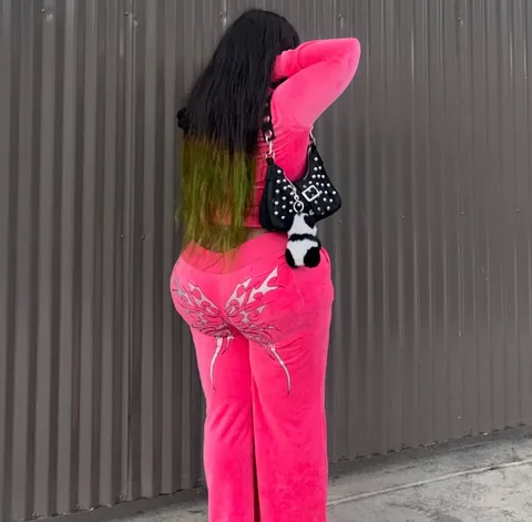luhshawnay Instagram post about Personal fashion look