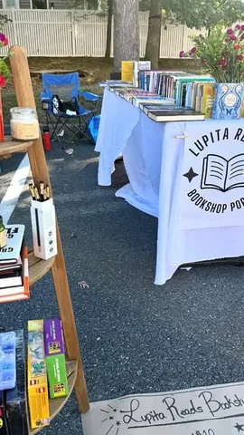 lupita.reads Instagram post about Bookshop pop up