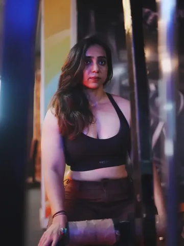 madhawibilochan Instagram post about Female bodybuilding