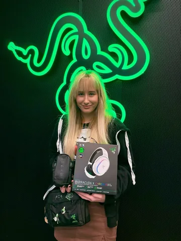 magicmakeskate Instagram post about Razer headquarters visit