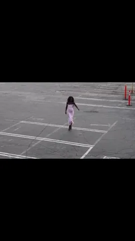 majimb.o Instagram post about Fashionable walking performance