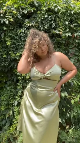 makelasaintfort Instagram post about Body confidence and fashion
