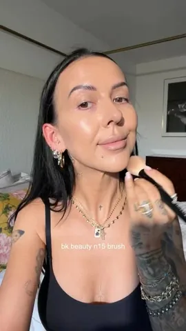 makeupbynikkilarose Instagram post about Makeup tutorial