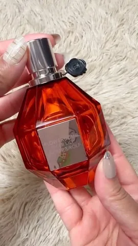 makeuplover.saba Instagram post about Mother’s Day gifts