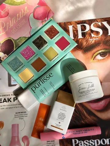 makeuplover.saba Instagram post about Beauty subscription box