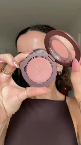 makeupsessions Instagram post about Blonzer review
