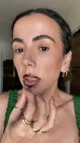 makeupsessions Instagram post about Peel off lip liner review