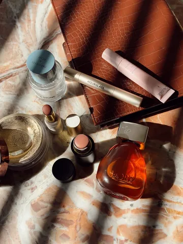 makeupsessions Instagram post about Monthly favorites