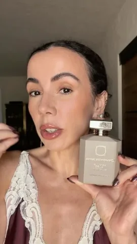 makeupsessions Instagram post about Vanilla perfume review