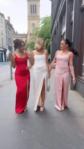 mamareid Instagram post about Podcast awards fashion