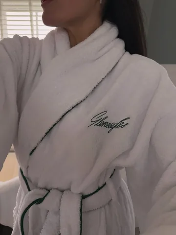 mamareid Instagram post about Hotel getaway